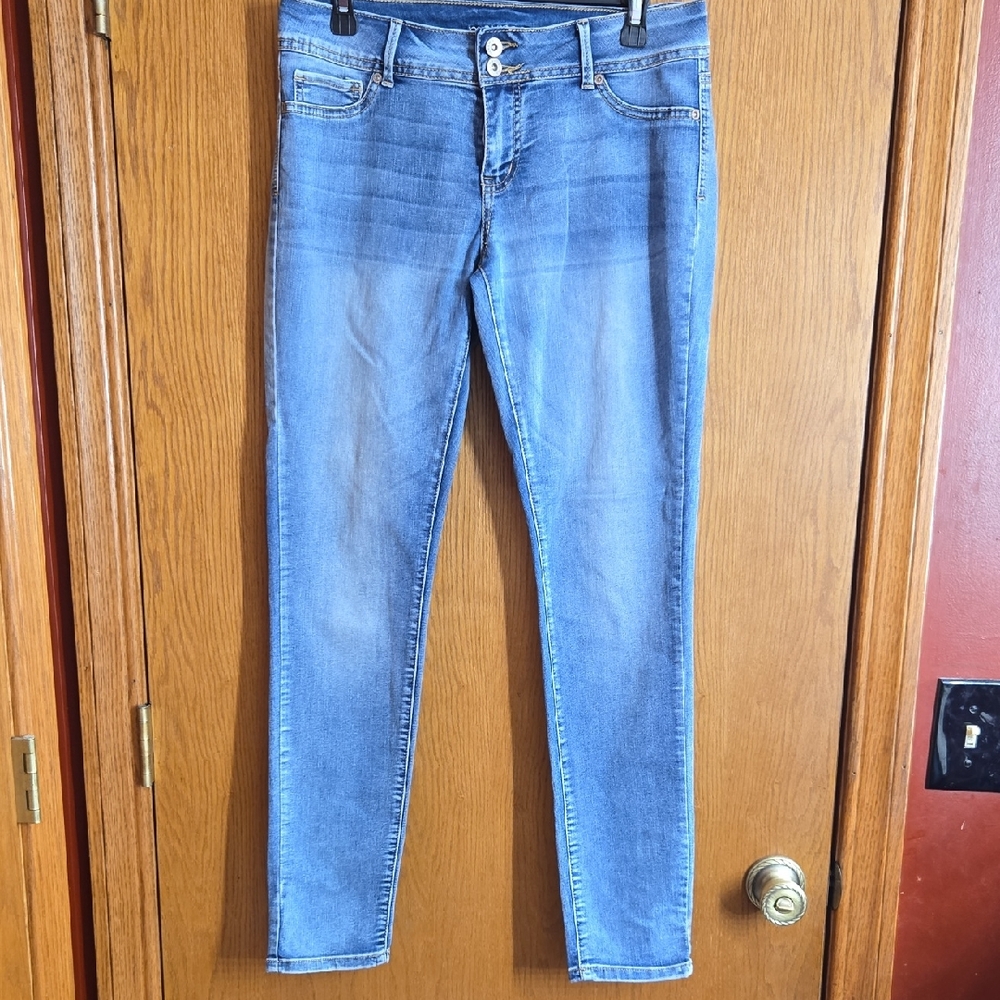 Maurices Blue Skinny Jeans Classic Style